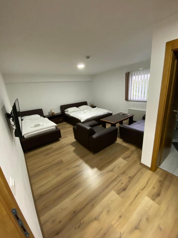 Motel Oaza Cazin Zewnętrze zdjęcie